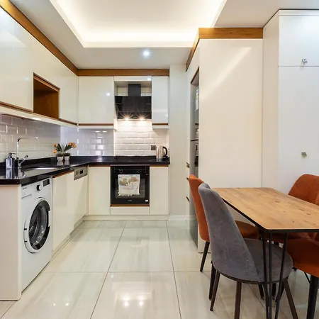 Retro No 7, Cleopatra Apartment