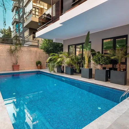 Retro No 7, Cleopatra ألانيا