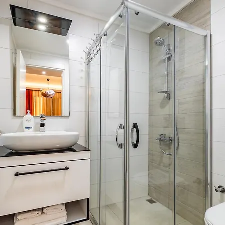 Retro No 7, Cleopatra アパート *